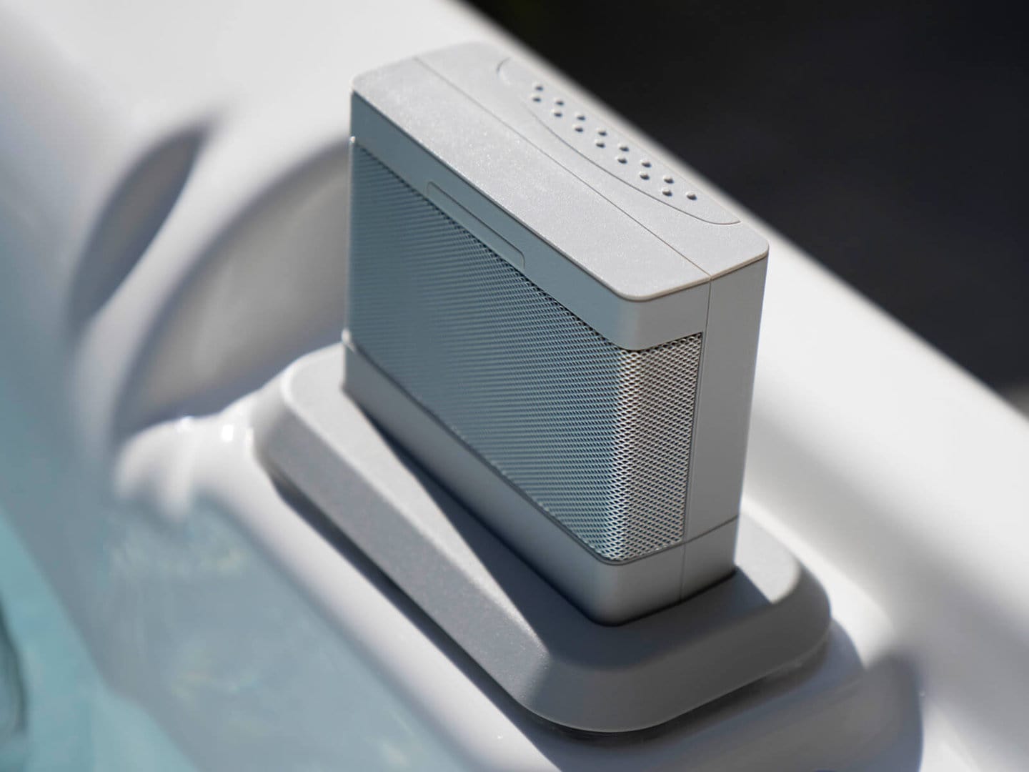 hot-spring-highlife-jetsetter hot-spring-highlife-jetsetter-speaker-top-view