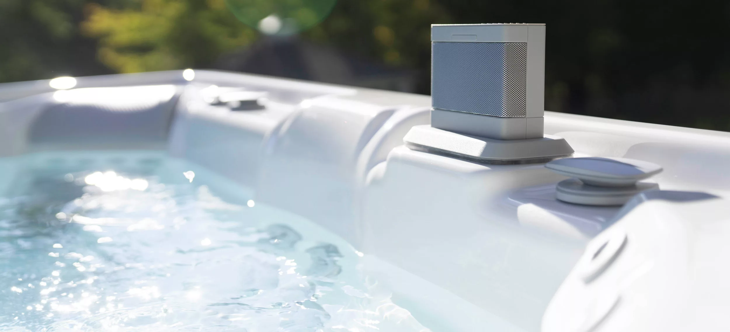 hot-spring-highlife-vanguard hot-spring-highlife-vanguard-alpinewhite-java-speaker-cspot