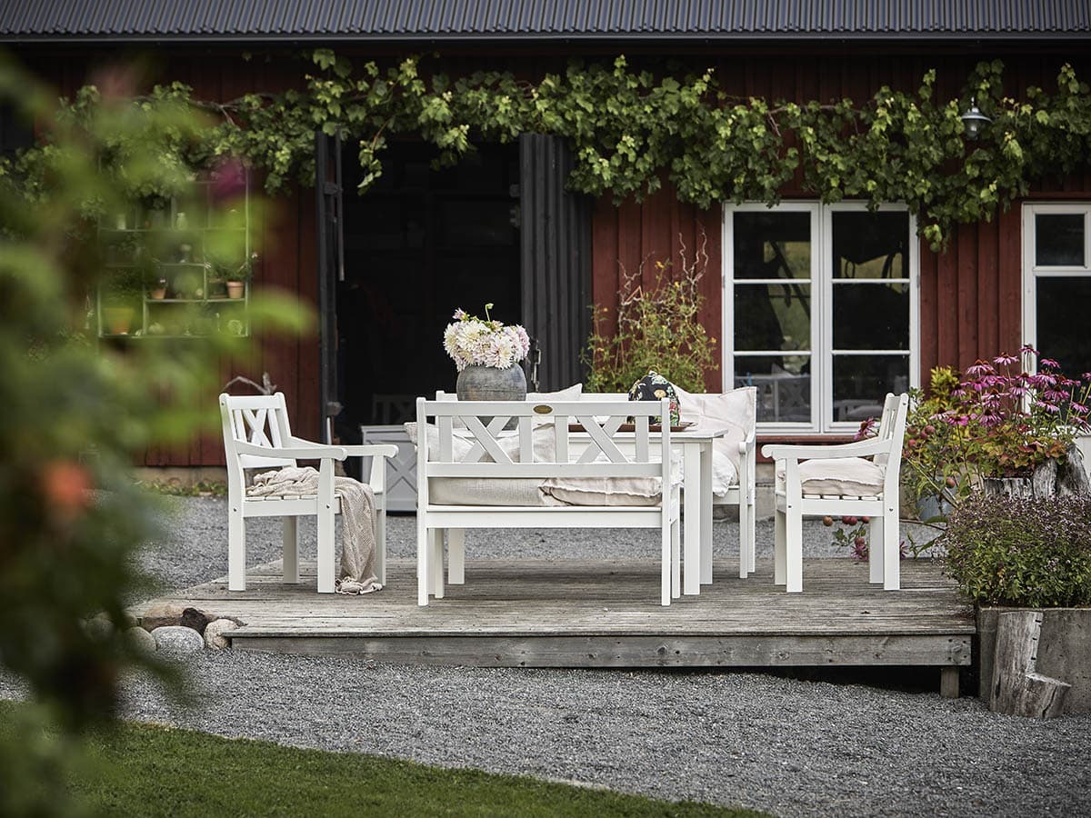 Läckö-nojatuoli ulkokäyttöön, valmistettu Ruotsissa